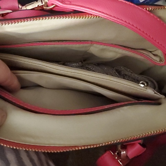 Hot pink purse like new - Picture 9 of 10